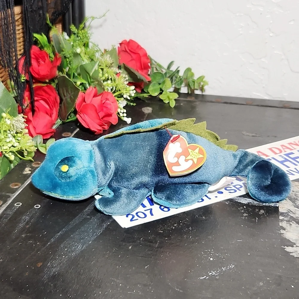 Vintage 1997 TY Beanie Babies Iggy the Iguana with Tag Collectible Toy